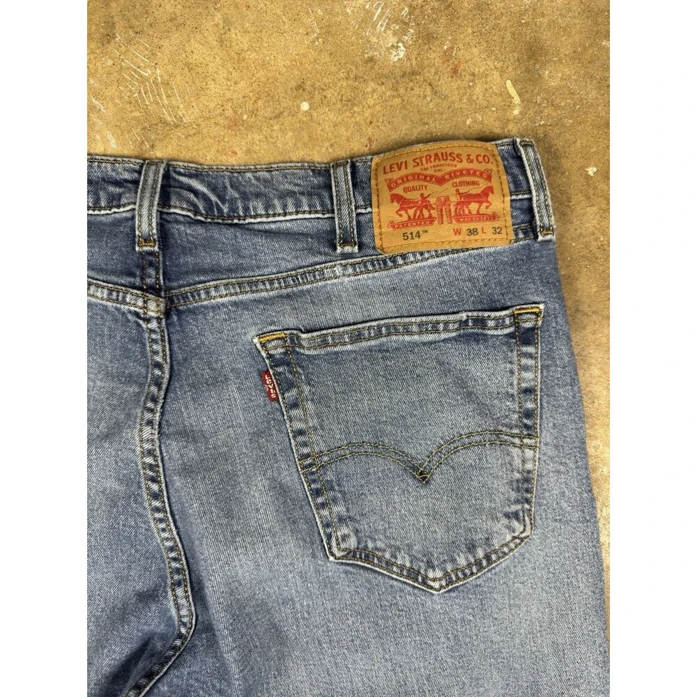 Levi’s 514 Straight Fit Blue Jeans Men’s Size 37x29.5 Distressed Wash Denim‎